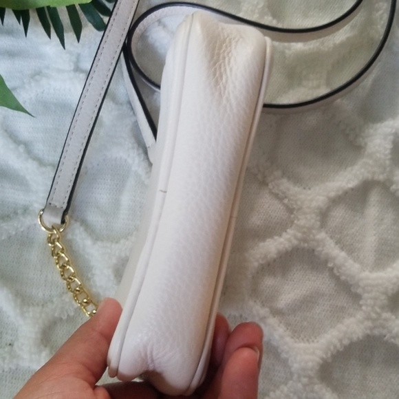 Michael Kors Hamilton white small crossbody - Picture 4 of 8